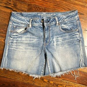 Like new! 🦅 AEO MIDI SHORTS • size 14